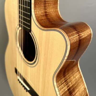 Froggy Bottom F Deluxe Cutaway Adirondack & Koa image 7