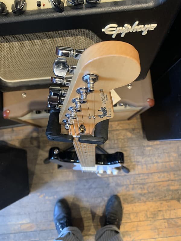 ギター Fender ST xug3raohgfrb0wqjmlfb.jpg
