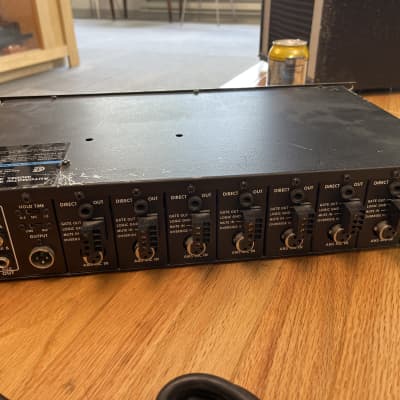 Shure Brothers inc Automatic microphone system model AMS8000 mixer image 3