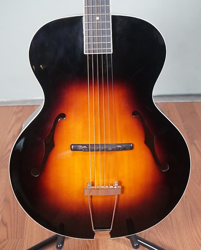 The Loar LH-600 Acoustic Archtop Guitar, Vintage Sunburst