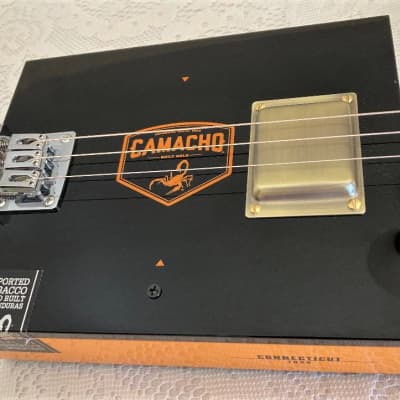 Cigar Box Guitar STLouis 4 cordes Camacho