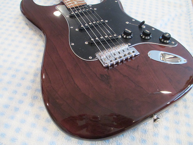 Fender Japan '71 Reissue Stratocaster Ash (Walnut Stain) (2013