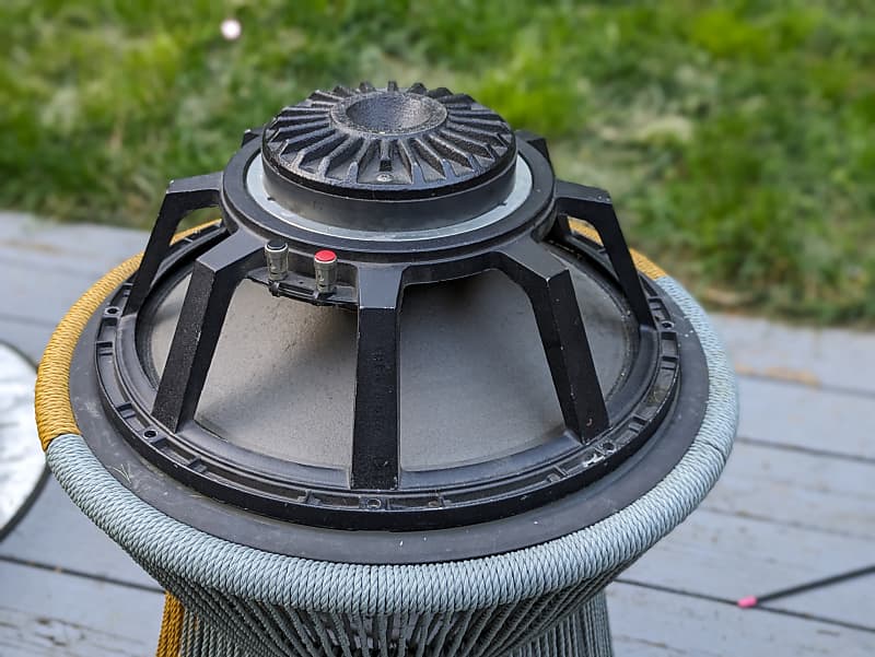 ElectroVoice Force 15 Speaker Reverb