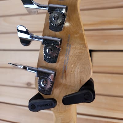 Peavey Foundation Left-Handed Bass with Hardshell Case - Black image 6
