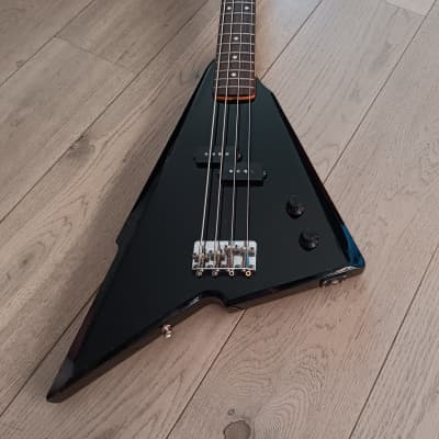 Squier store katana bass