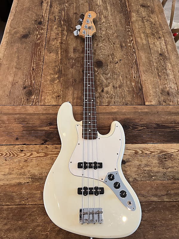 Fender Jazz Bass 1993 White with gig bag image 1