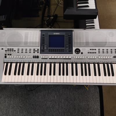 Yamaha PSR S700 image 1