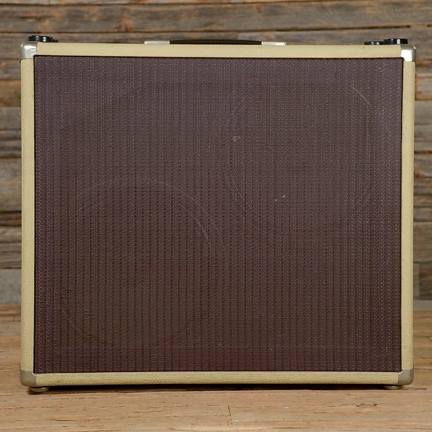 Fender vibro king extension shop cabinet