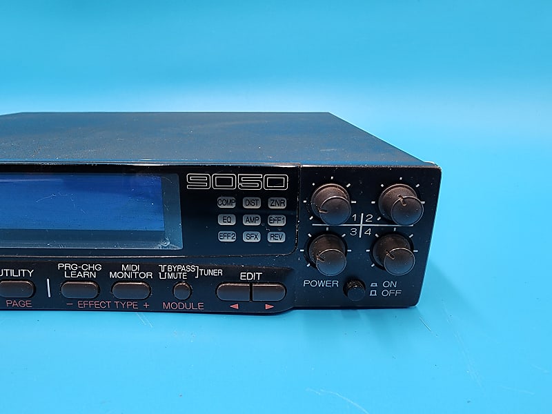 ZOOM 9050 マルチエフェクター 中古】ZOOM 9050 マルチエフェクター & FC50おまけ - 神奈川県の