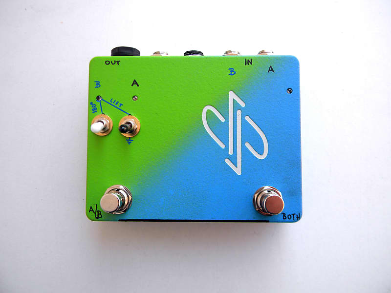 dpFX Pedals - A/B Box with 2 inputs & 2 outputs (isolated, active, buffered) image 1