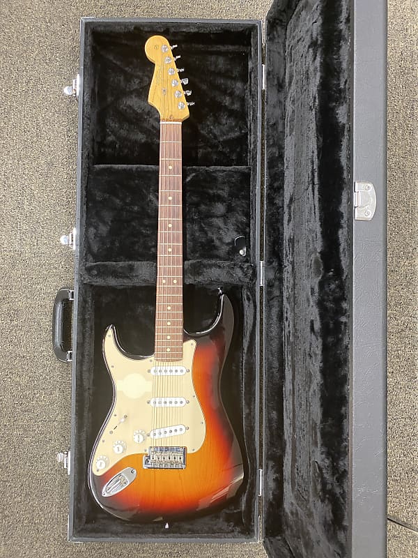 Fender Stratocaster 2011 - Left Handed Sunburst | Reverb