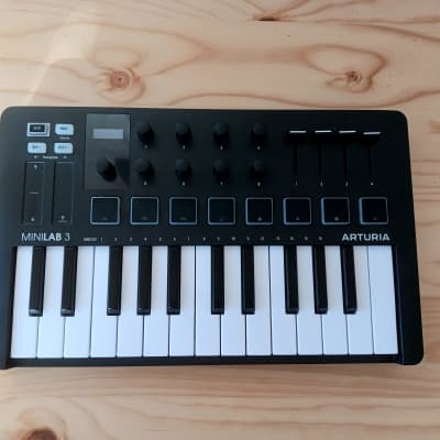 Arturia-MiniLab-3-Compact-MIDI-Keyboard-Pad-Controller - AWAVE