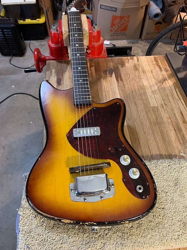 Airline Bobkat 7250 60's - Burst | Reverb
