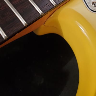 Fender  Tom Delonge signature series Stratocaster with Hardshell case 2002 Graffiti Yellow image 20