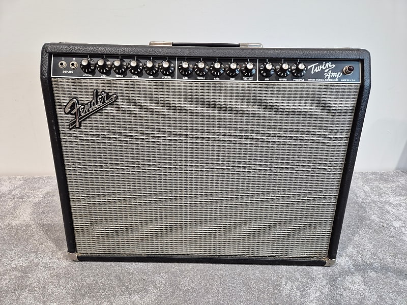 Fender Twin Amp - 100-watts Versatile Guitar Amplifier image 1