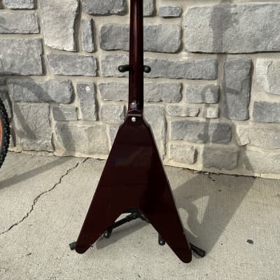 Gibson Flying V 2018 left handed - Aged Cherry - w/ factory photo image 15
