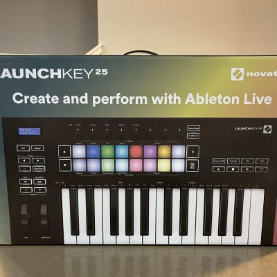 Novation Launchkey 25 MKIII MIDI Keyboard Controller 2020 - Present - Black