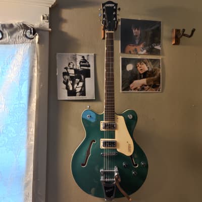Gretsch G5622T Electromatic Center Block Double Cutaway with Super Hilo'Tron Pickups and Bigsby in Georgia Green for sale