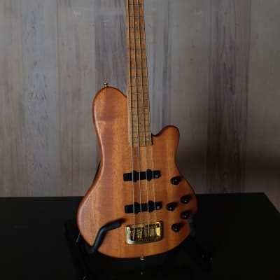F&C Anboy (Fujigen) Singlecut 4 string bass guitar (satin F&C Anboy (Fujigen) Singlecut 4 string bass guitar (satin