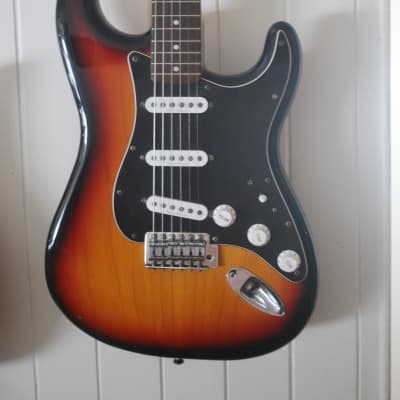 Squier Vintage Modified Stratocaster 2008 3 Colour Sunburst image 1