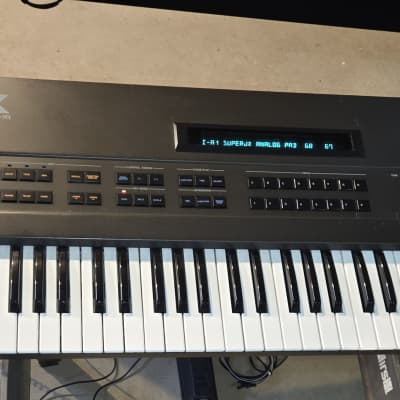Roland Super JX-10 76-Key Polyphonic Synthesizer 1986 - 1990 - Black