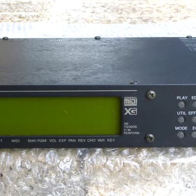 Yamaha MU90R. MIDI Expander PCM + DSP Fx. Rack 1u