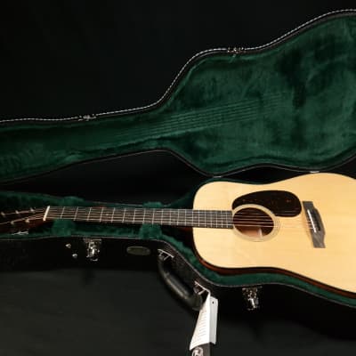 Martin Guitar Standard Series Acoustic Guitars, Hand-Built Martin Guitars with Authentic Wood D-18 487 image 7
