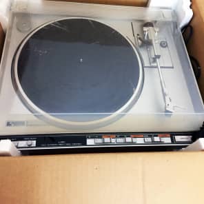 Vintage JVC L-F210 Direct Drive Turntable with Original Audio Technica DR100 Cartridge Audiophile in image 11