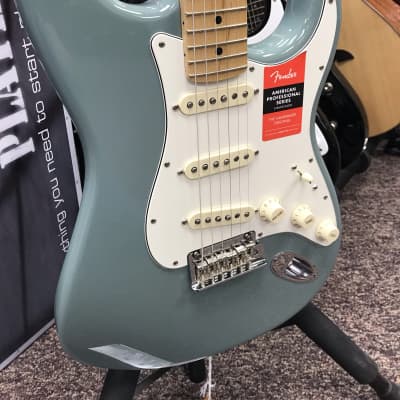 Fender American Professional Series Stratocaster Sonic Grey image 1