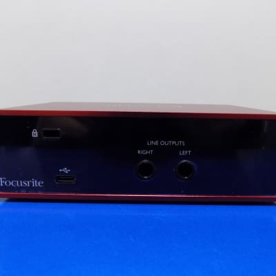Focusrite Scarlett Solo Studio USB Audio Interface w/ Condenser Mic and Headphones image 3