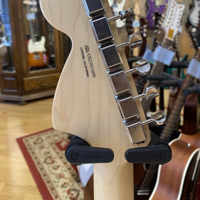 Fender American Performer Stratocaster with Maple Fretboard Honeyburst image 5