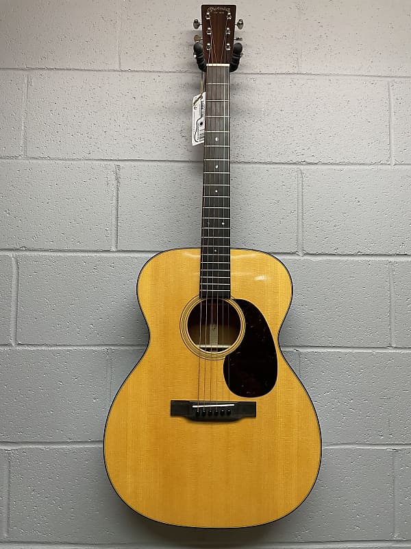 Martin ooo-18 Standard　美品 Martin Guitars 000-18 Spruce Acoustic Guitar W/ Case | Long