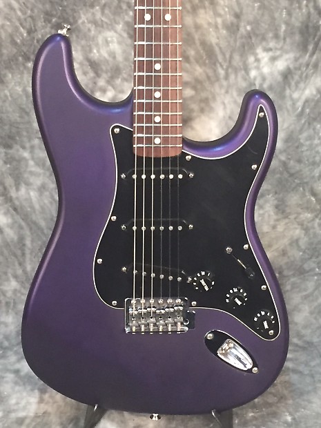 Purple fender stratocaster outlet