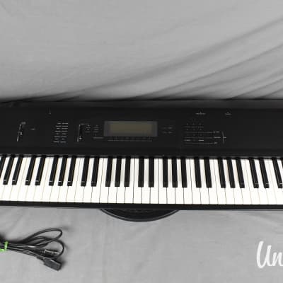 Korg 01/W Pro Music Workstation Synthesizer in Very Good Condition