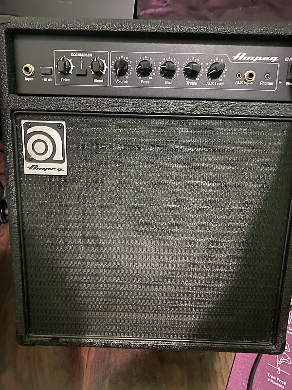 希少廃番品 Ampeg アンペグ BA-115v2 ベース アンプ 希少廃番品 Ampeg アンペグ BA-115v2 ベース アンプ