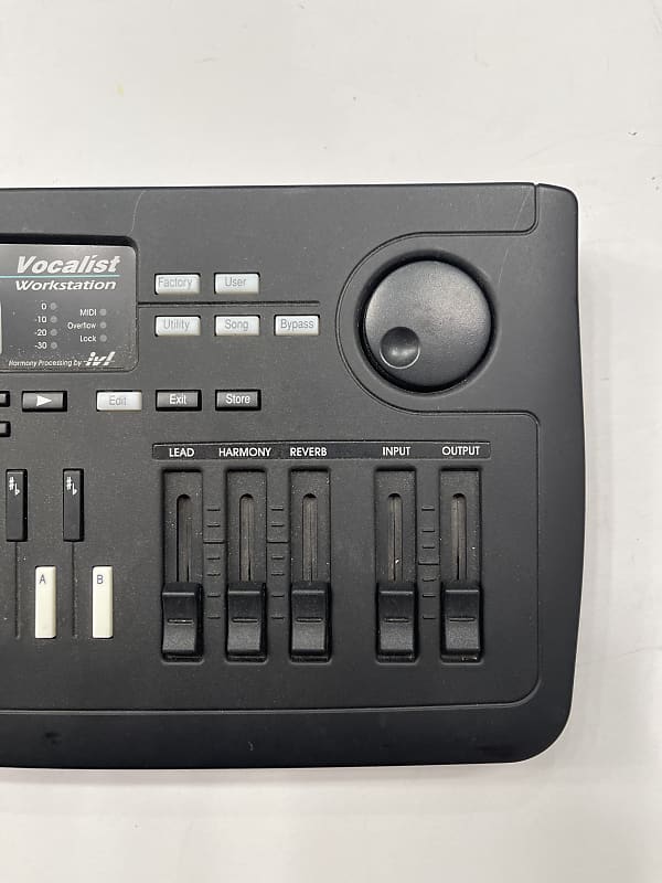 Digitech Vocalist Workstation Vocal Harmony Processor With