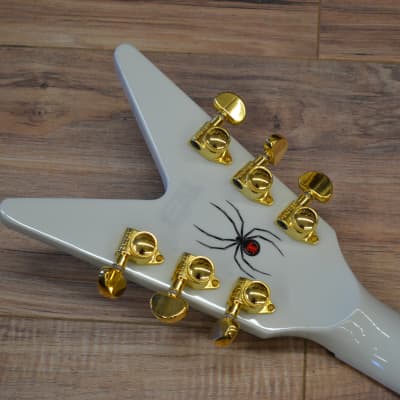 Dean V Custom (2019) - ヴィンテージホワイト Dean Christian Martucci Model V Custom 2019 Vintage White