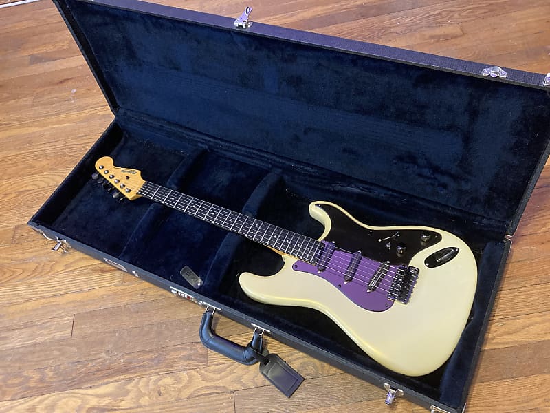 Levinson Blade RH4 - RARE - Super Strat - White w/mods 80s