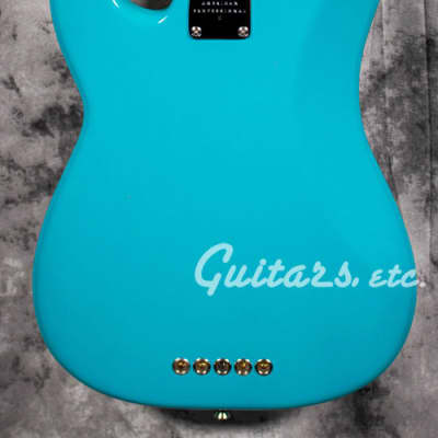 Fender - American Professional II Precision Bass® V image 4