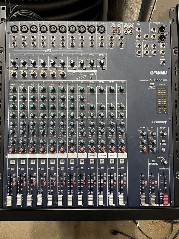 Table de mixage analogique YAMAHA MG166 CX USB