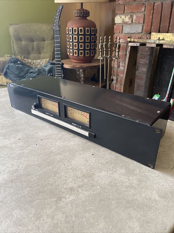 logitek 2VUB Rack Mount VU meter Reverb