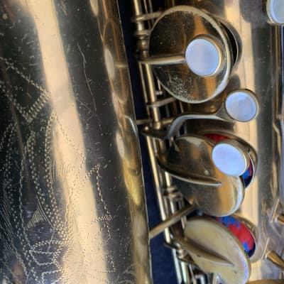 The Buescher Aristocrat Art Deco series I 1937 tenor saxophone with case image 15