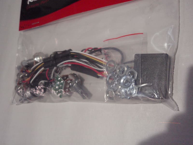 ベース ROCKET SURGEON STARLIFTER BASS PREAMP/DI Rocket Surgeon StarLifter Review - Premier Guitar