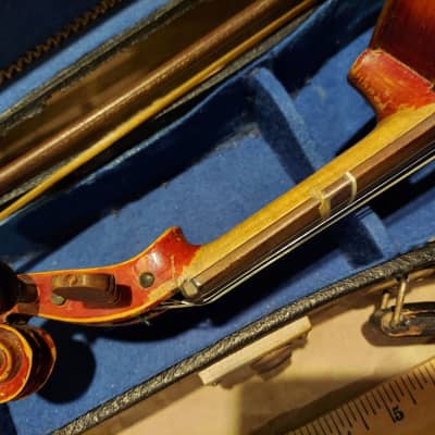 Antique Joseph Guarnerius 1/2 size Violin. Germany. Fecit Cremonae Anno 1730. image 11