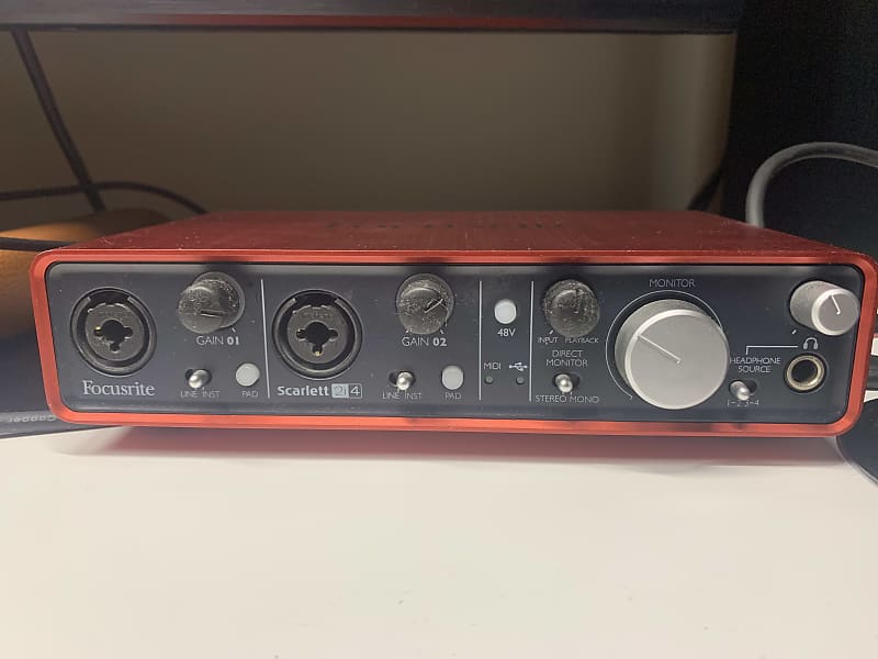 Focusrite Scarlett 2i4 USB 2.0 Audio Interface