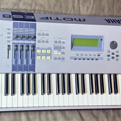 Yamaha Motif ES 8 Production Synthesizer 2000s - Gray