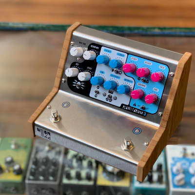 Neon Egg Planetarium 3 - Reverb / Chorus / Echo / Compressor | Reverb