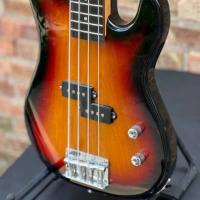 Austin AU820  Short Scale Electric Bass Guitar Sunburst 2000s image 3