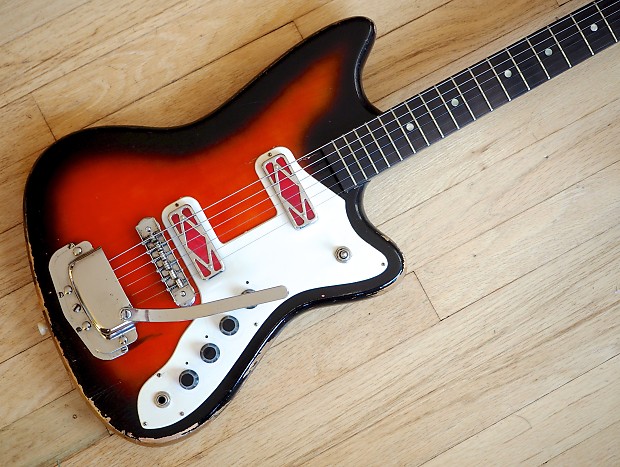 1967 Silvertone 14772 Silhouette Vintage Guitar DeArmond Red