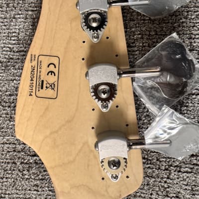 Sire Marcus Miller V9 2021 w/Upgrades - Brown Sunburst image 4